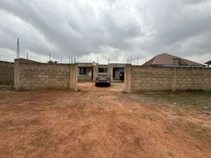 12bdrm Mansion in Oyibi $120,000, Valley View Area for sale