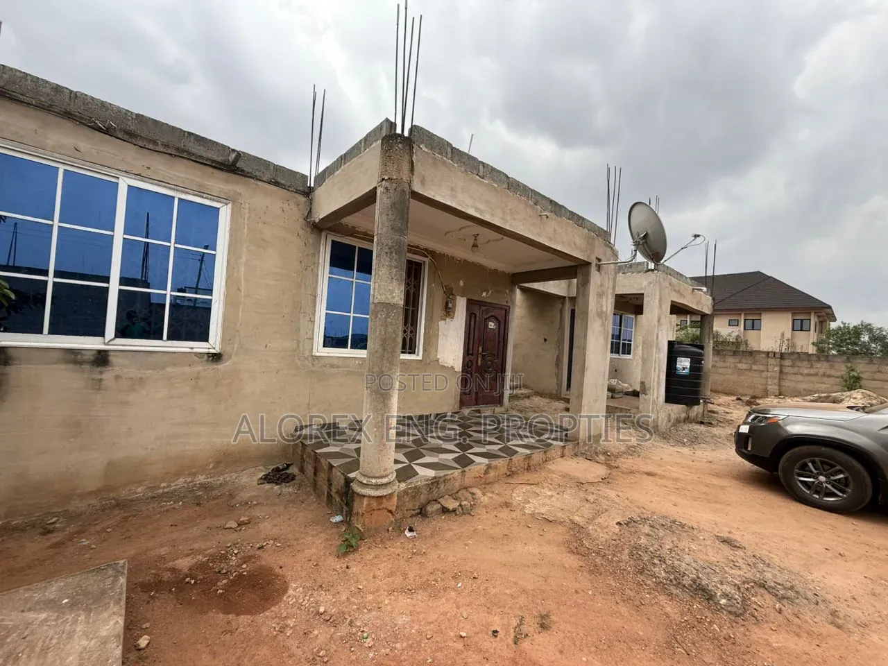 12bdrm Mansion in Oyibi $120,000, Valley View Area for sale