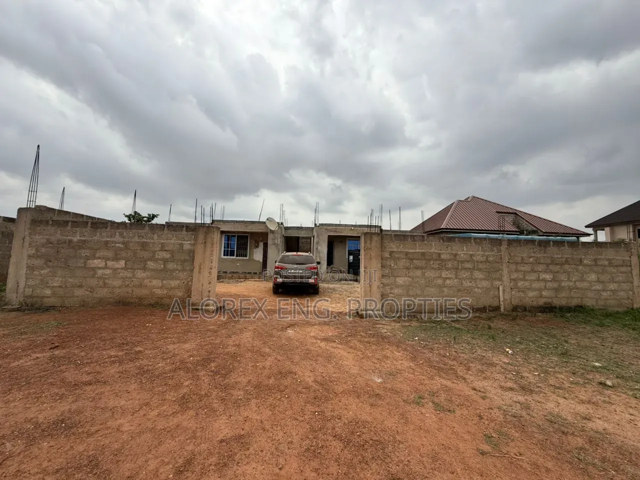 12bdrm Mansion in Oyibi $120,000, Valley View Area for sale