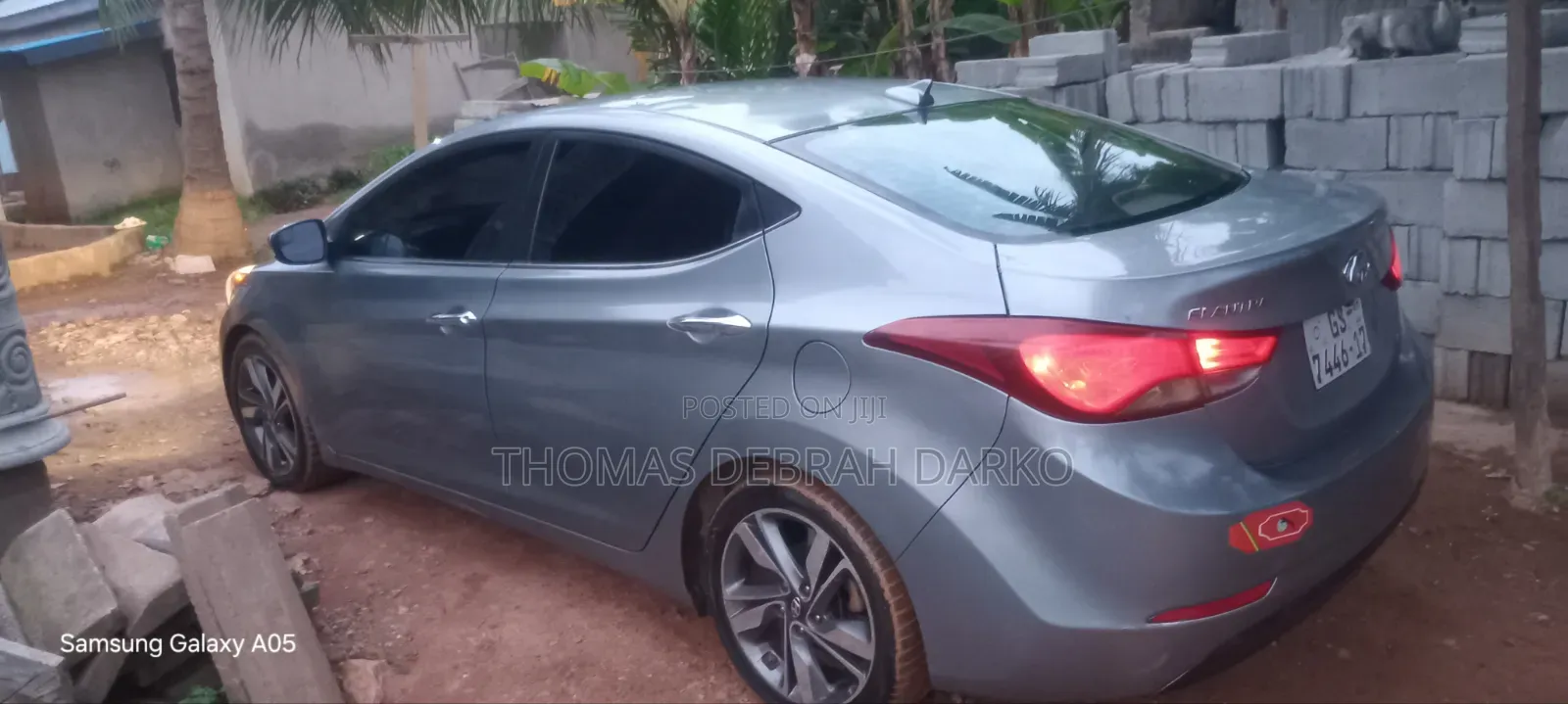 Hyundai Elantra Limited 4dr Sedan (1.8L 4cyl 6A) 2015 Gray