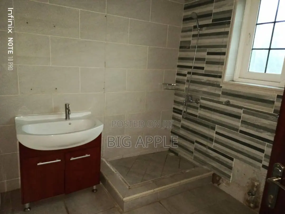 4bdrm House in West Legon for rent