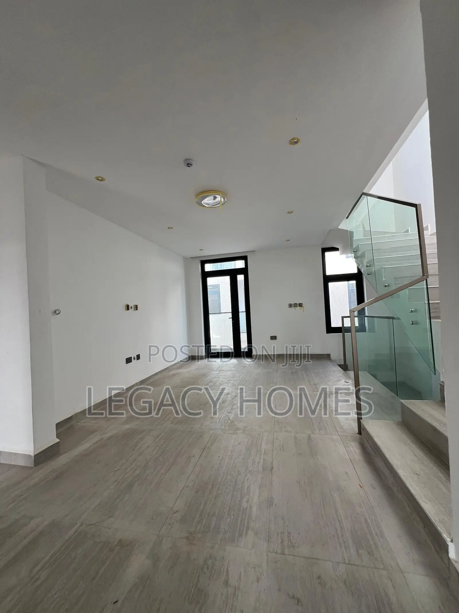 4bdrm Townhouse / Terrace in Adjiringanor, Ability for rent