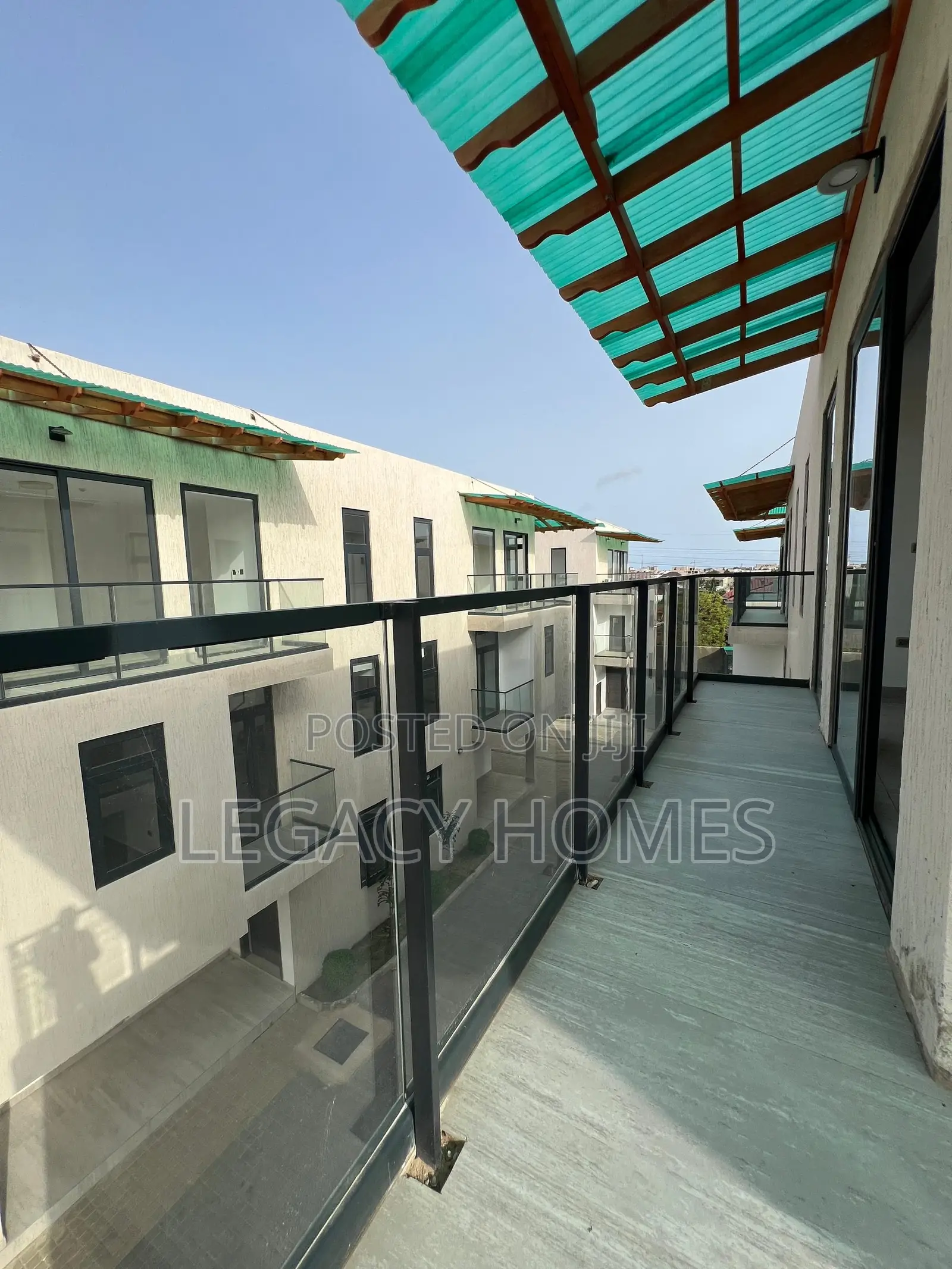 4bdrm Townhouse / Terrace in Adjiringanor, Ability for rent