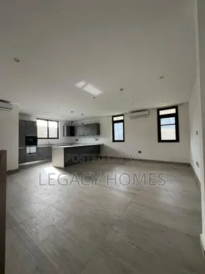 4bdrm Townhouse / Terrace in Adjiringanor, Ability for rent