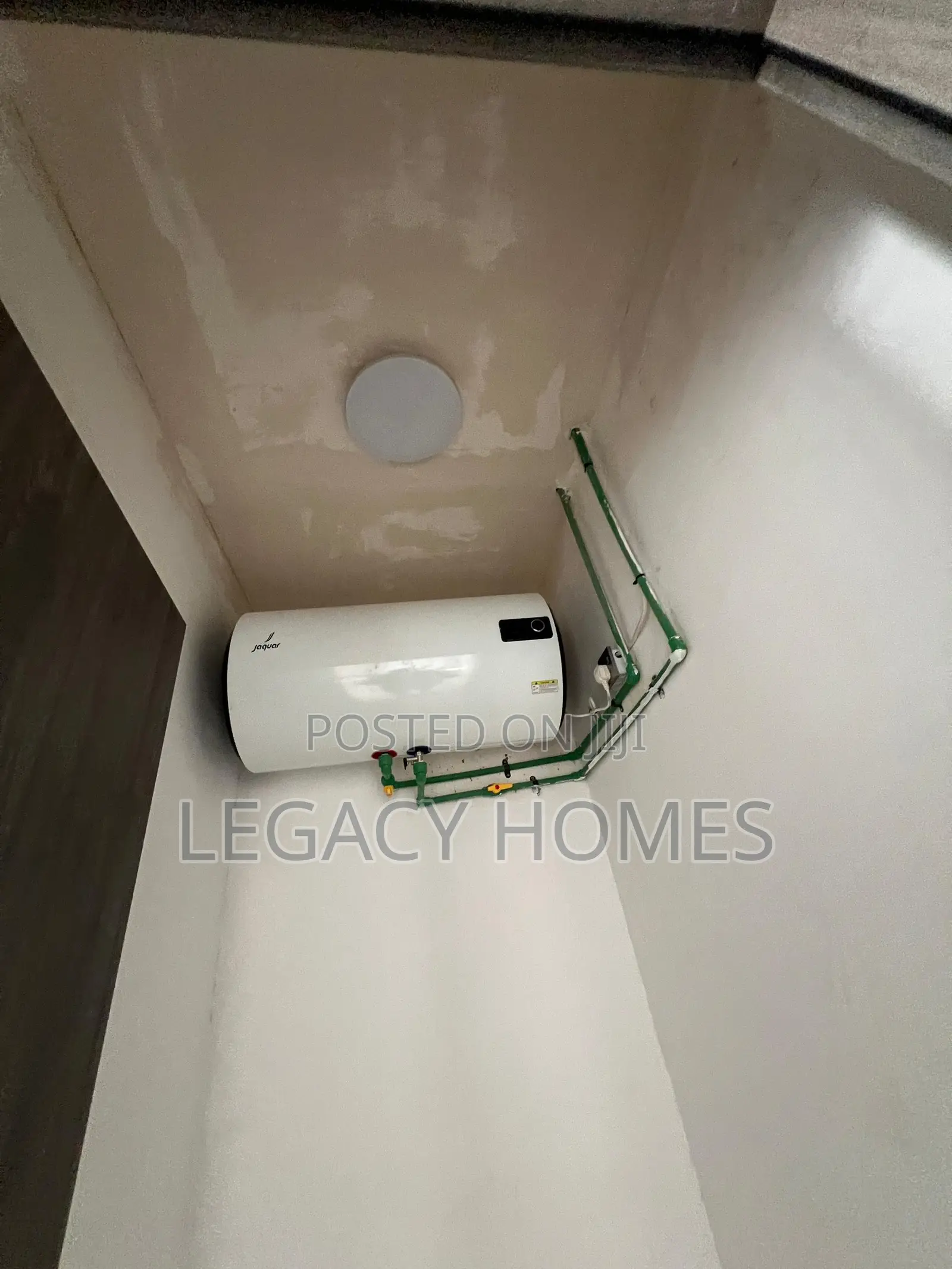 4bdrm Townhouse / Terrace in Adjiringanor, Ability for rent