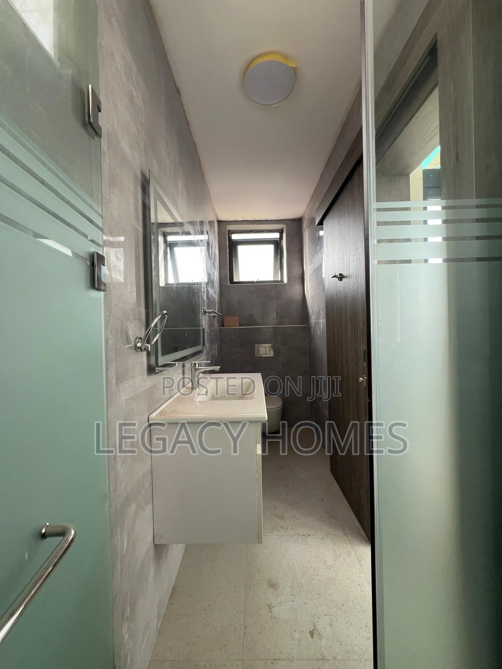 4bdrm Townhouse / Terrace in Adjiringanor, Ability for rent