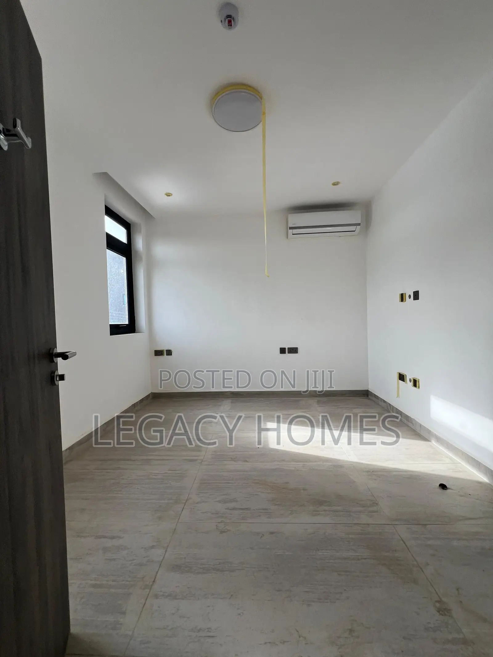 4bdrm Townhouse / Terrace in Adjiringanor, Ability for rent