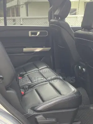 Ford Explorer XLT 2021 Silver