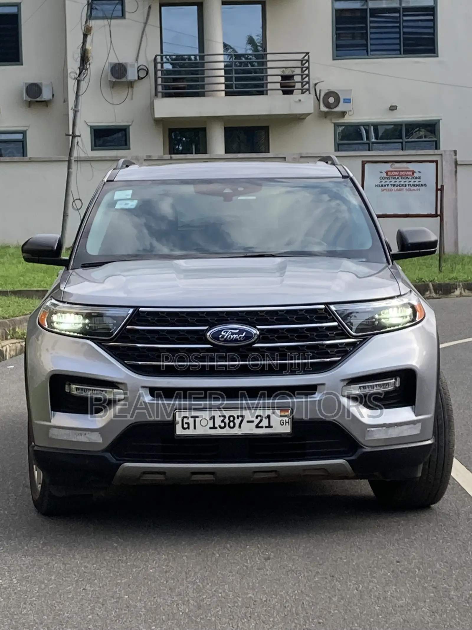 Ford Explorer XLT 2021 Silver