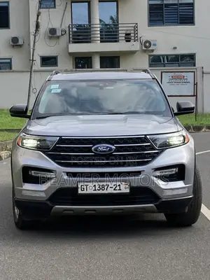 Ford Explorer XLT 2021 Silver
