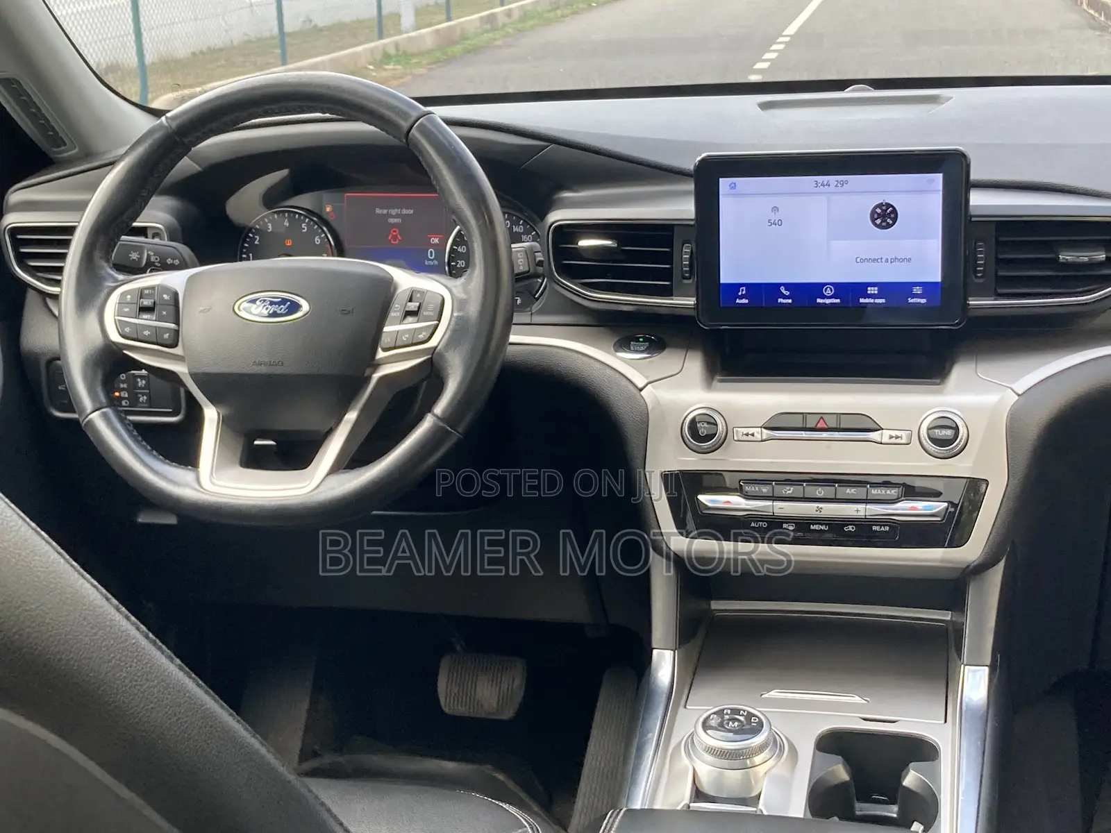 Ford Explorer XLT 2021 Silver