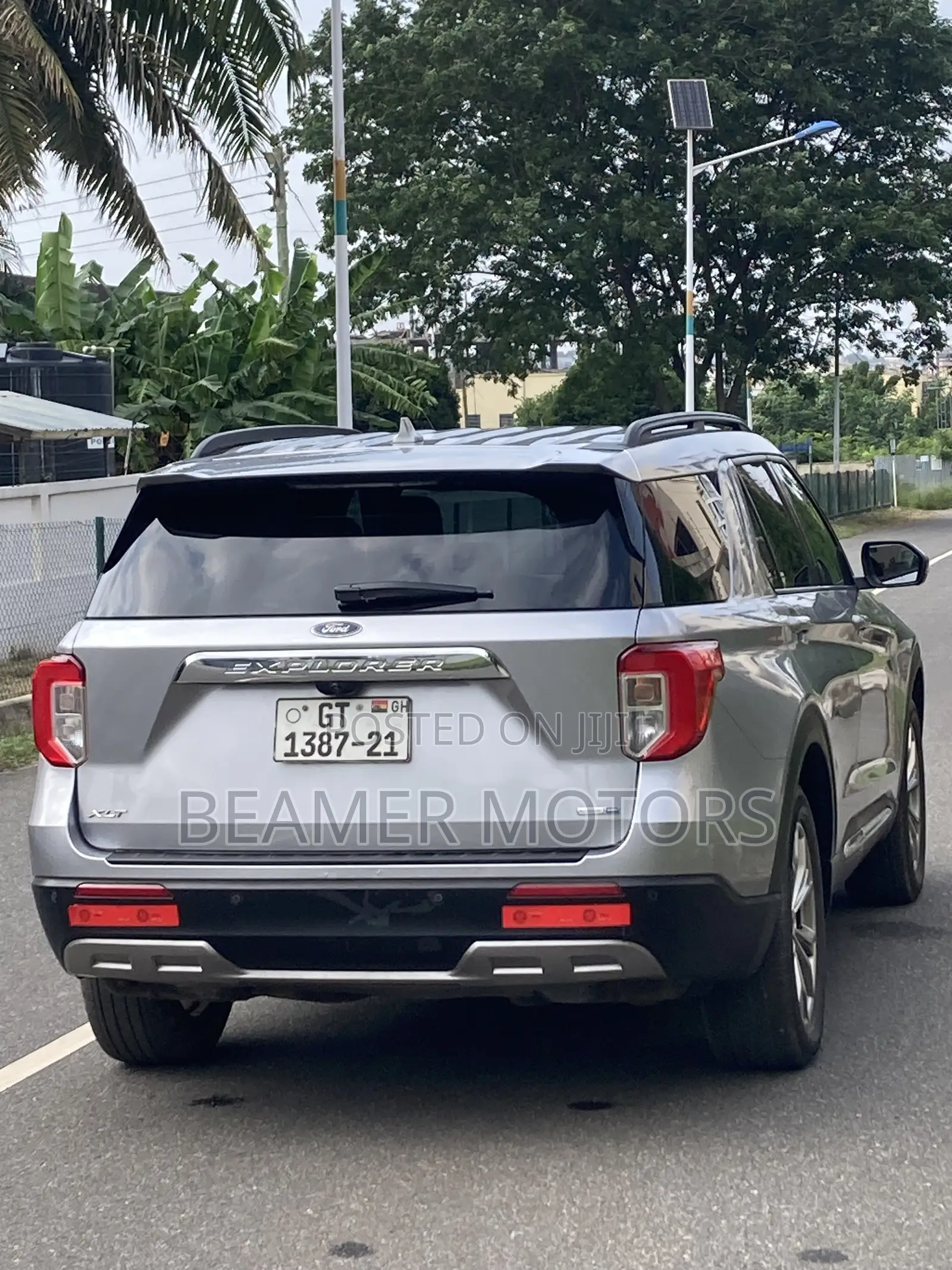 Ford Explorer XLT 2021 Silver