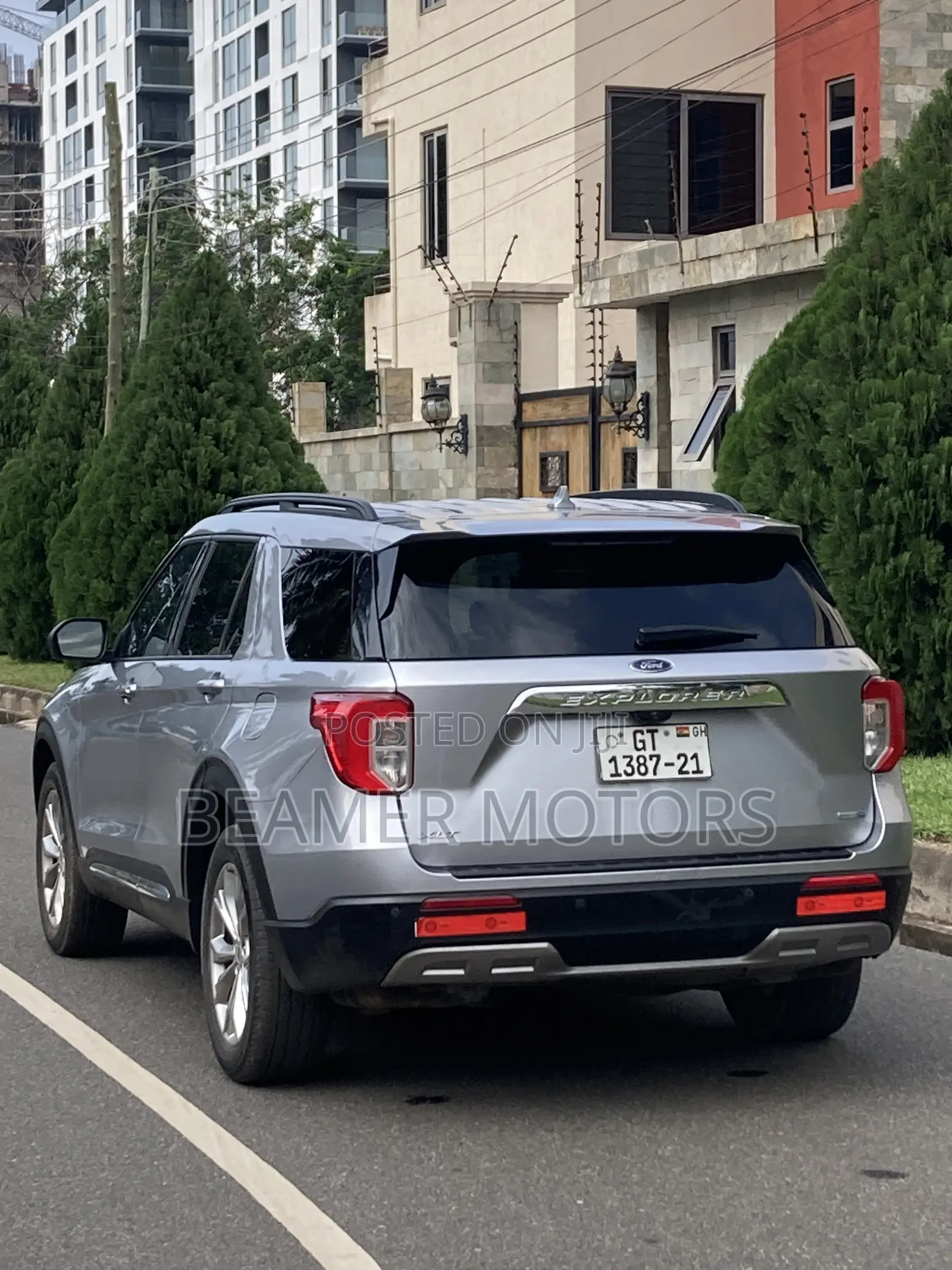Ford Explorer XLT 2021 Silver
