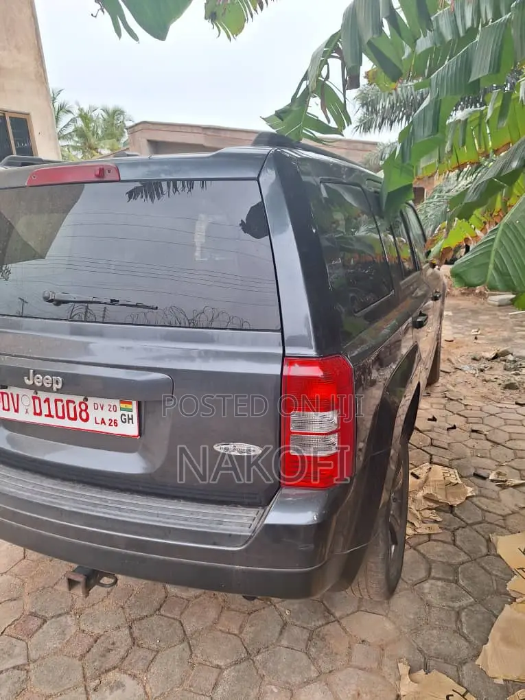 Jeep Patriot Altitude Edition 4dr SUV 4WD (2.4L 4cyl 6A) 2015 Gray