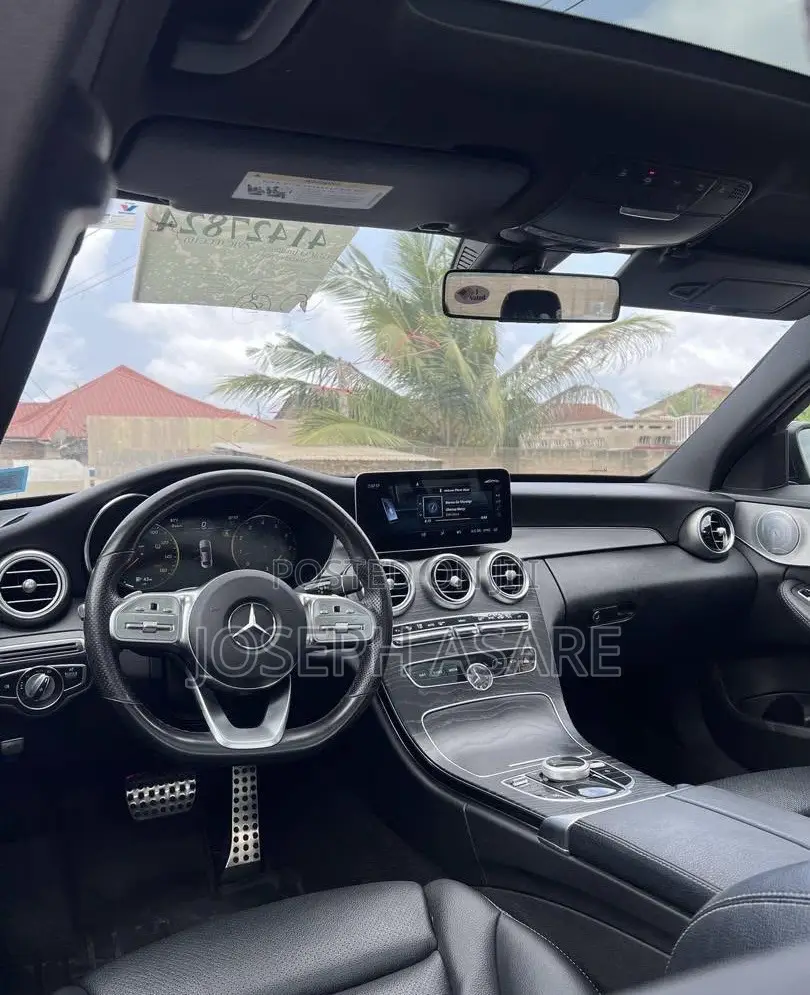Mercedes-Benz C300 2020