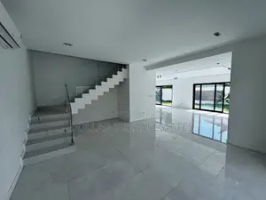 4bdrm Townhouse/Terrace in Cantonments for sale
