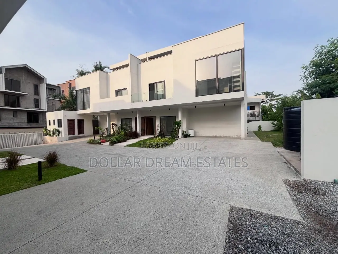 4bdrm Townhouse/Terrace in Cantonments for sale