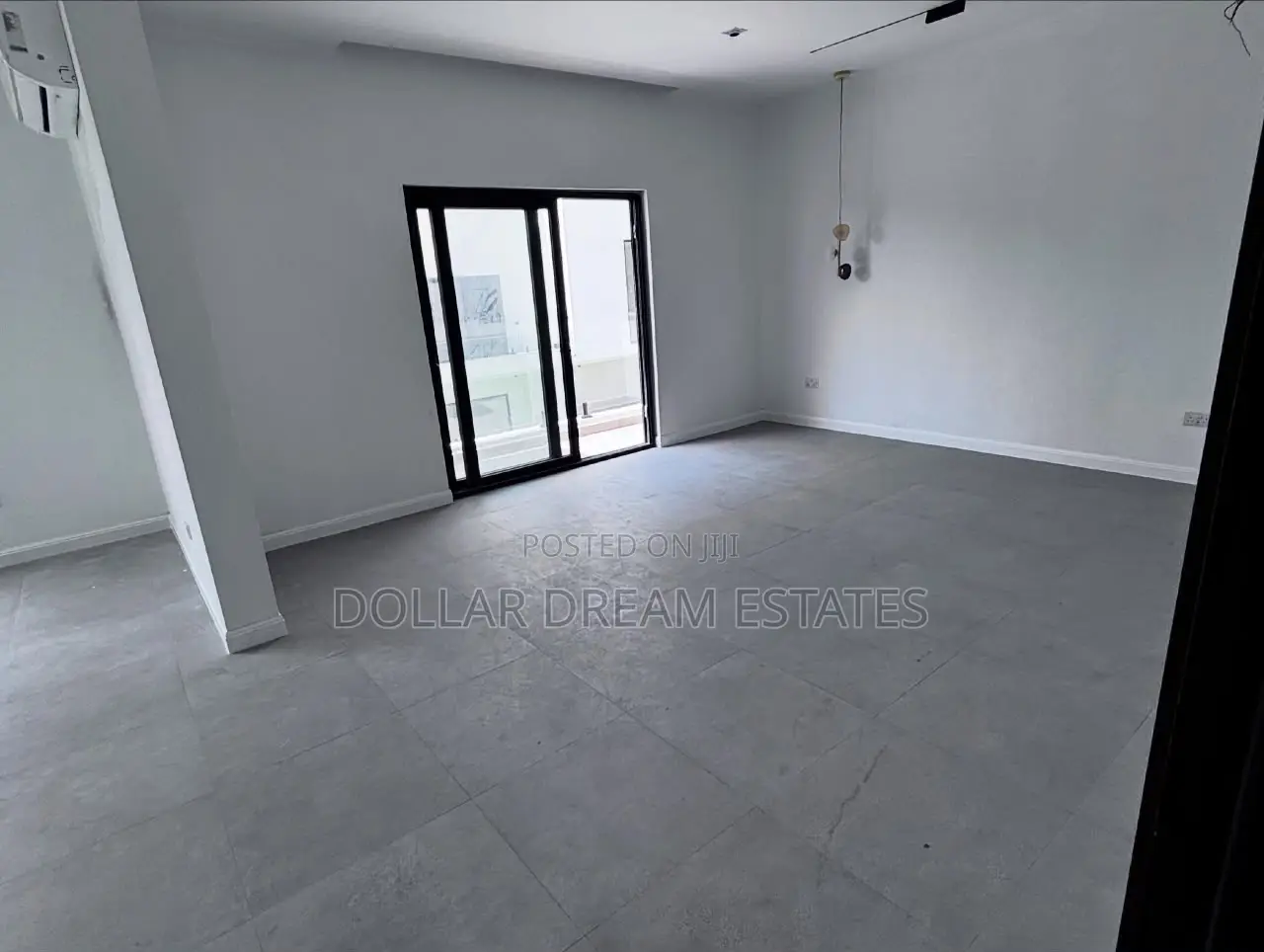 4bdrm Townhouse/Terrace in Cantonments for sale