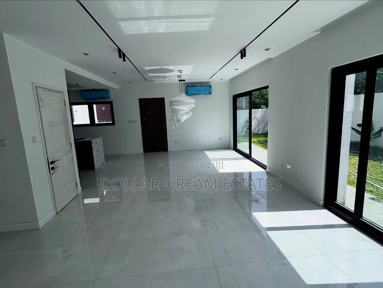 4bdrm Townhouse/Terrace in Cantonments for sale