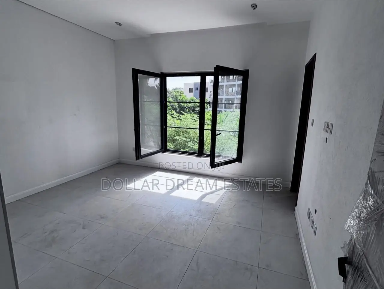 4bdrm Townhouse/Terrace in Cantonments for sale