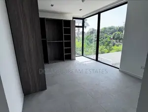4bdrm Townhouse/Terrace in Cantonments for sale