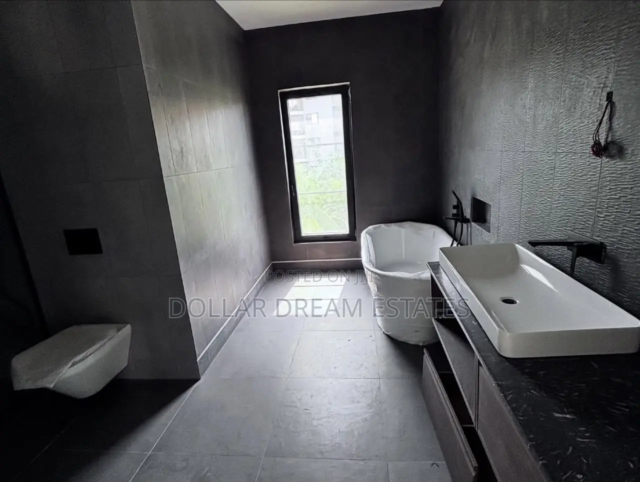 4bdrm Townhouse/Terrace in Cantonments for sale