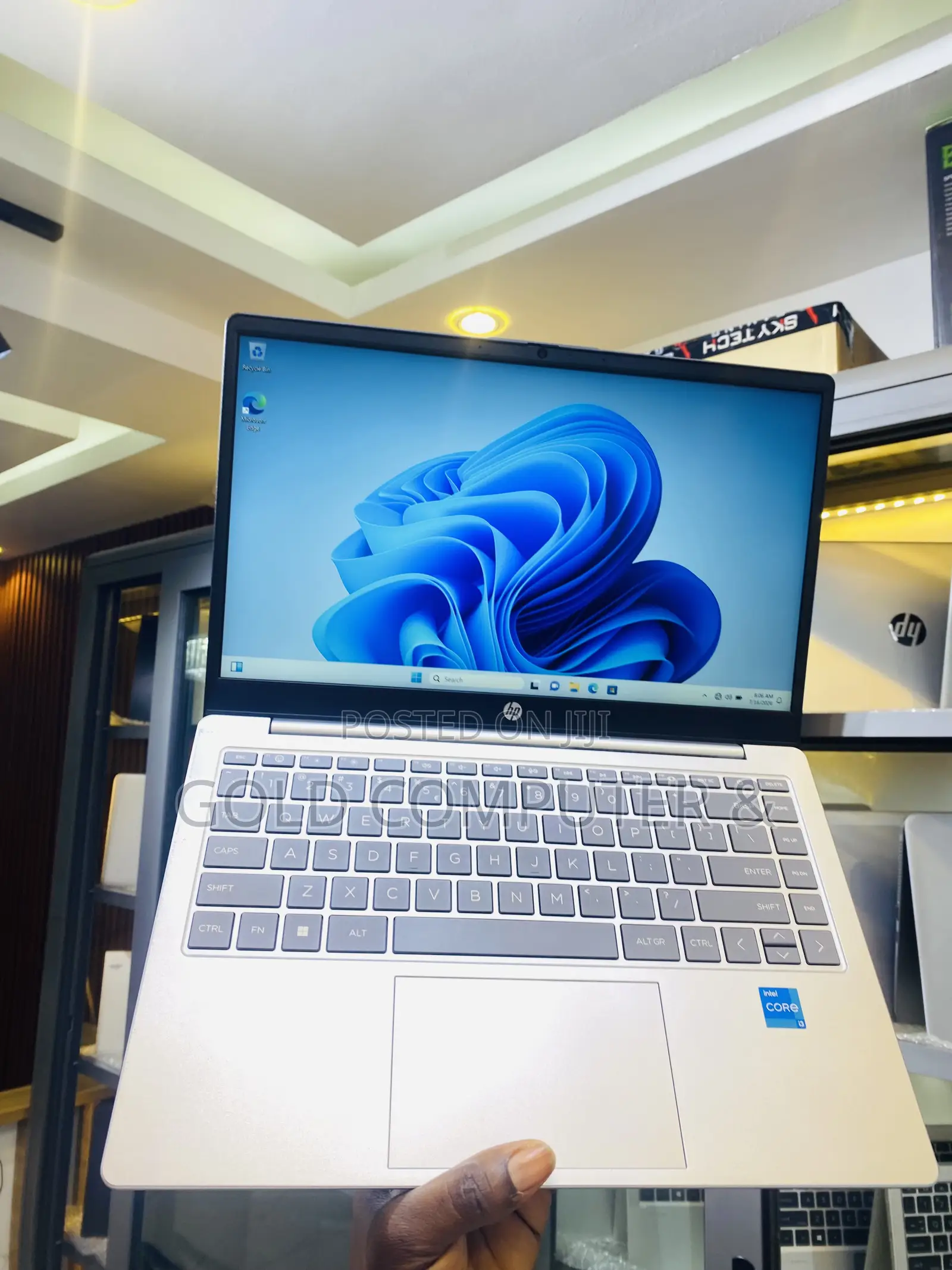 Laptop HP 14-ep0063 4GB Intel Core i3 SSD 512GB