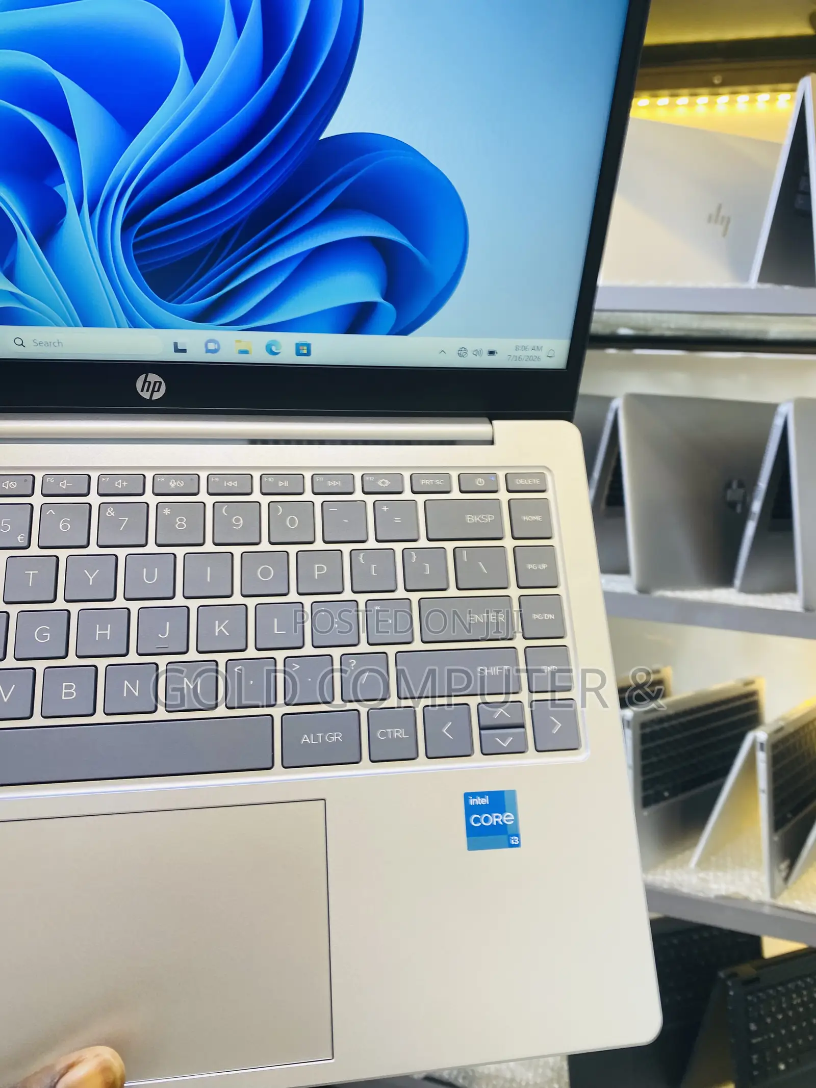 Laptop HP 14-ep0063 4GB Intel Core i3 SSD 512GB