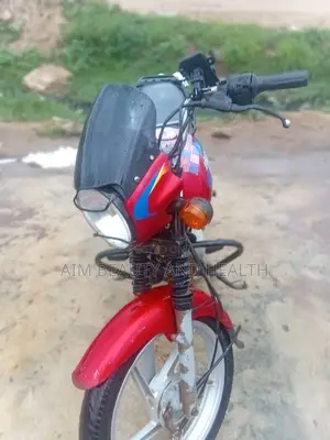 Bajaj Boxer 125 2024 Red
