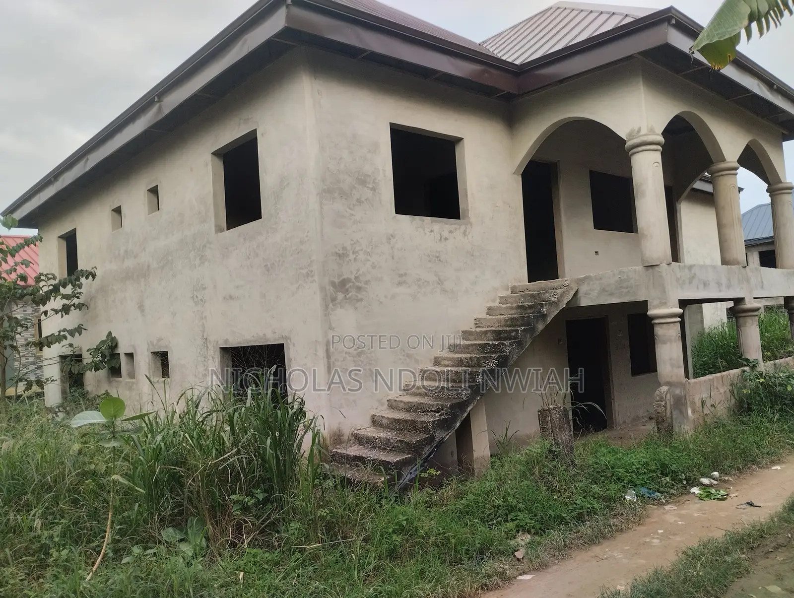 4 Flats of 2bedrooms (Uncompleted Building) for Sale.