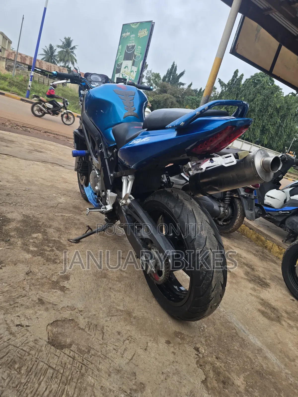 Suzuki SFV650 2020 Blue
