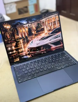 Laptop Apple MacBook Air 2022 M2 8GB Apple M2 SSD 256GB