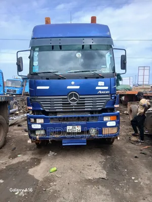 Mercedes Truk