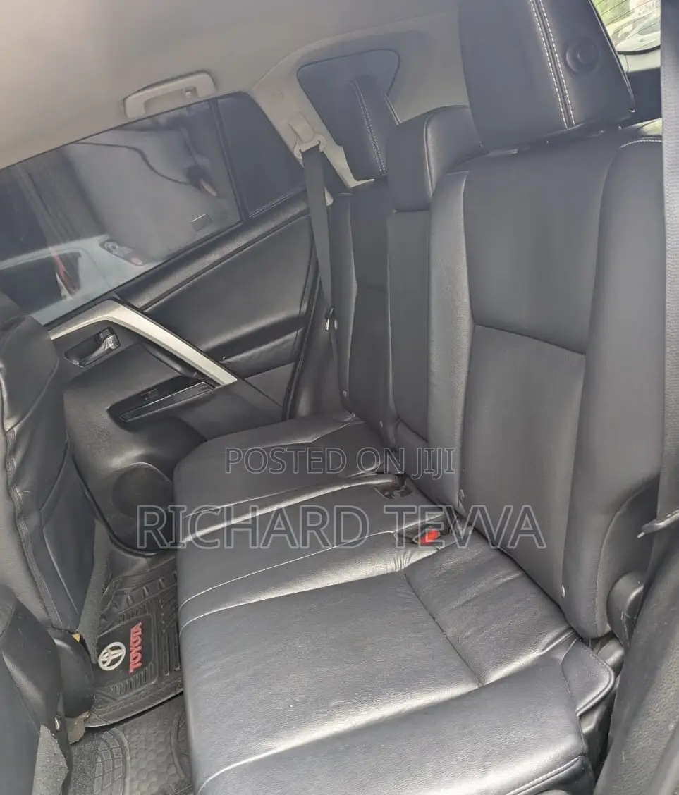 Toyota RAV4 Limited 4dr SUV (2.5L 4cyl 6A) 2015 Silver