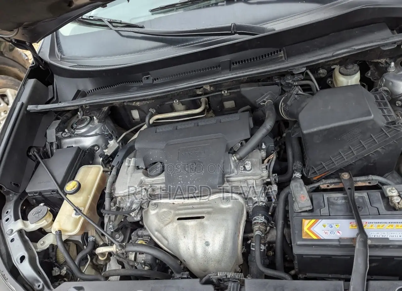 Toyota RAV4 Limited 4dr SUV (2.5L 4cyl 6A) 2015 Silver