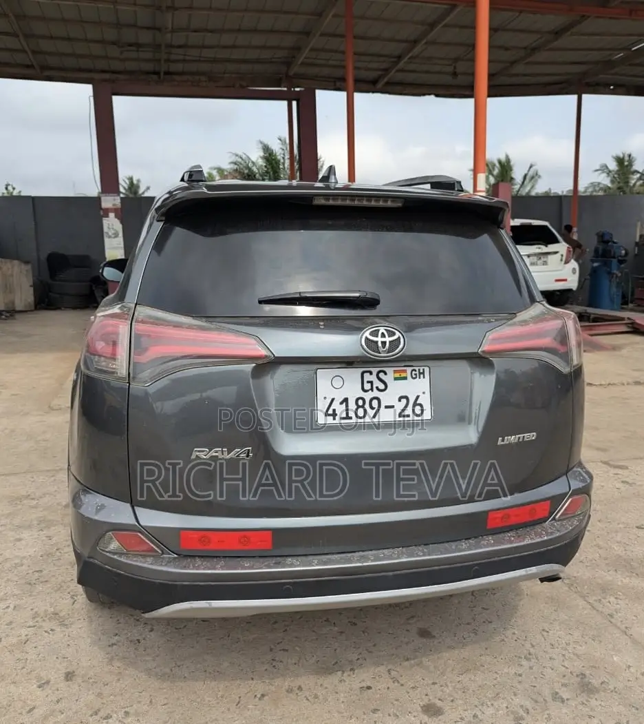 Toyota RAV4 Limited 4dr SUV (2.5L 4cyl 6A) 2015 Silver