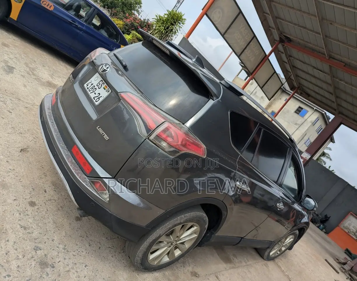 Toyota RAV4 Limited 4dr SUV (2.5L 4cyl 6A) 2015 Silver