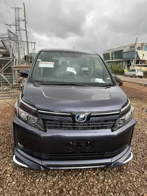 Toyota Voxy Hybrid ZS 2WD 7-Seater 2016 Black
