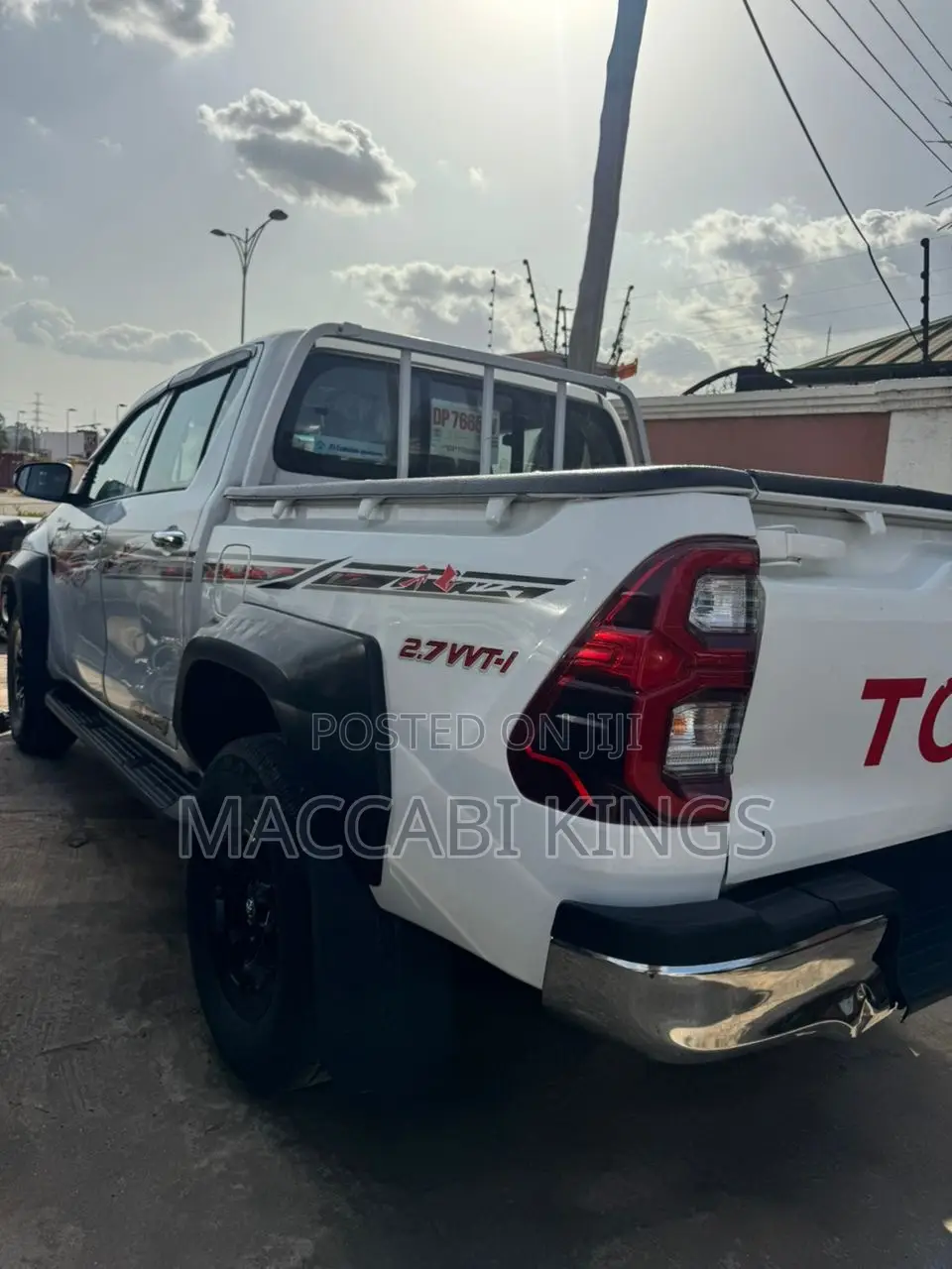 Toyota Hilux 2025 White