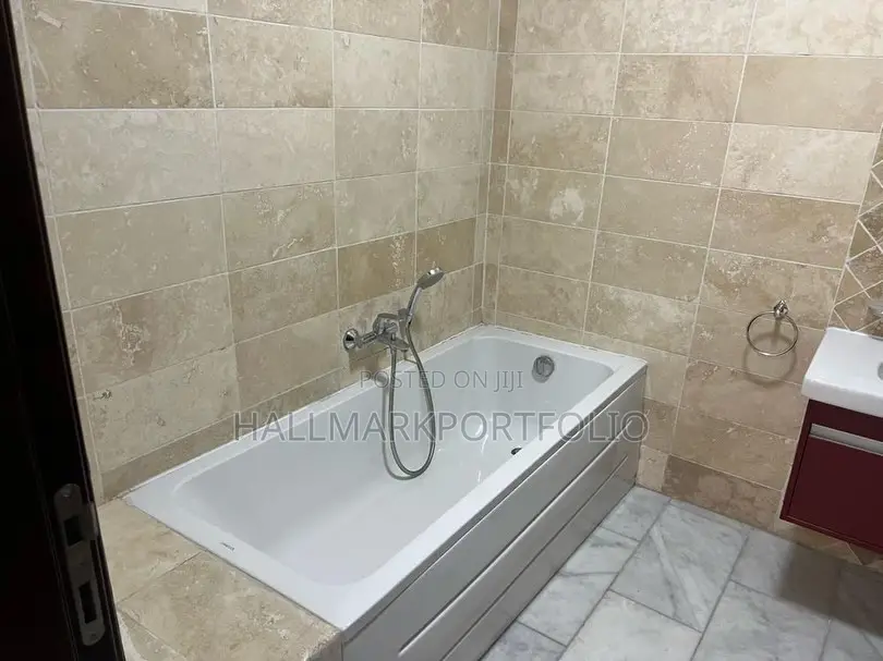 3bdrm Apartment in Airport Residential for sale