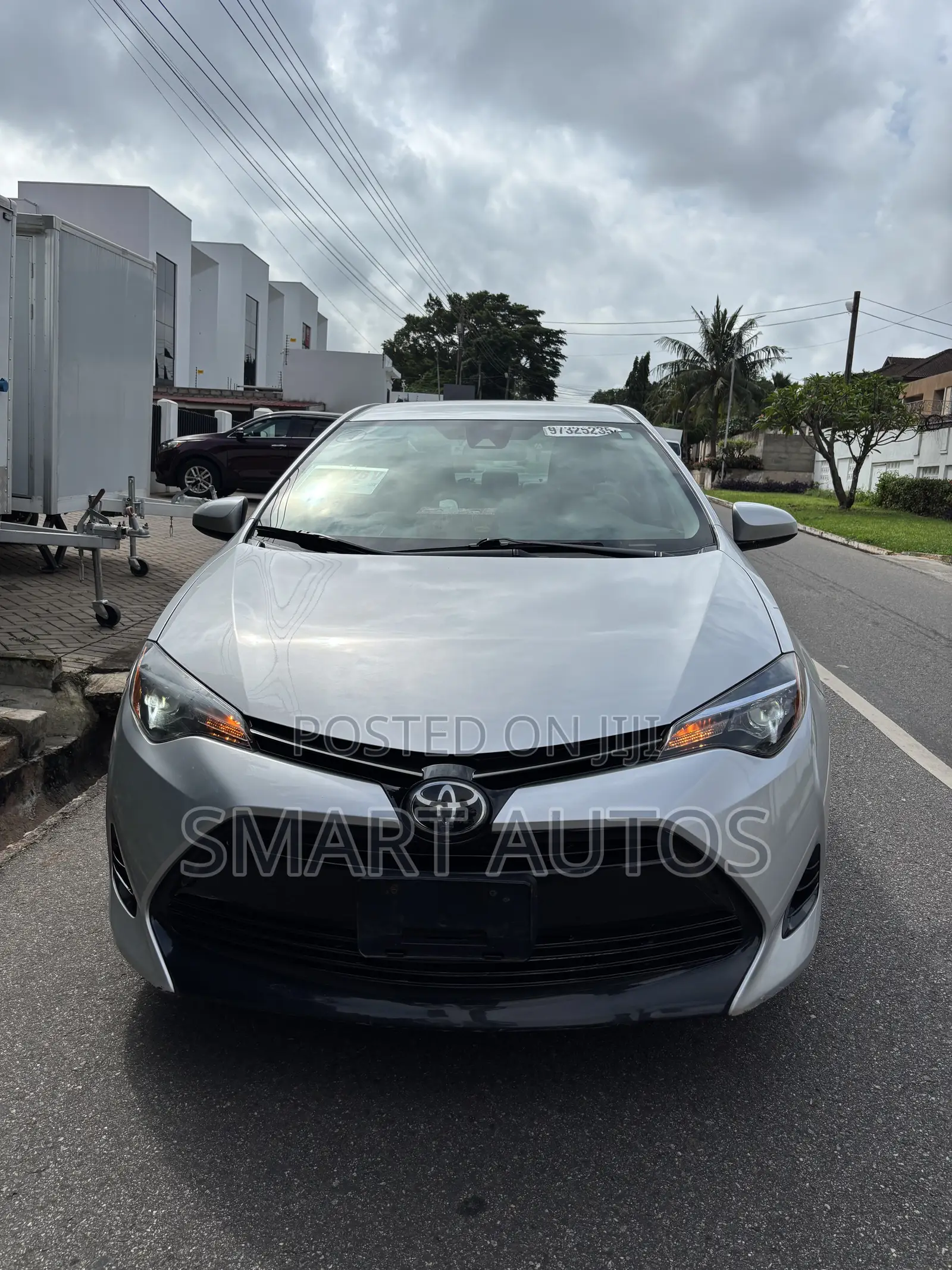 Toyota Corolla LE 4dr Sedan (1.8L 4cyl CVT) 2017 Silver