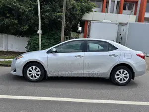 Toyota Corolla LE 4dr Sedan (1.8L 4cyl CVT) 2017 Silver