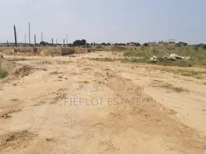 Exclusive Full Plot