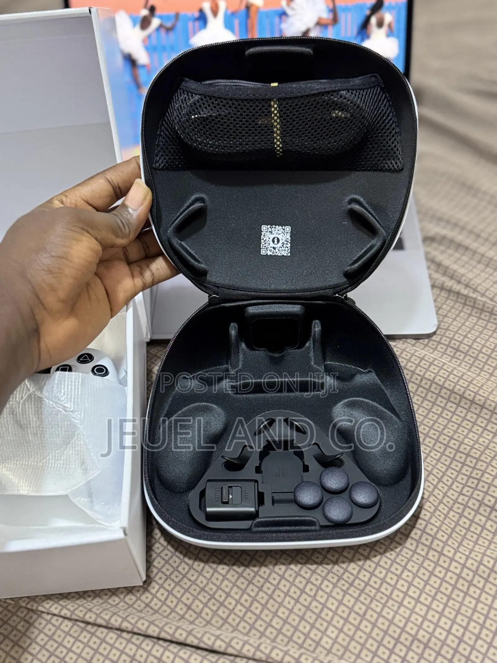 Sony Dual Sense Wireless Controller - Almost New With Box( Mint )