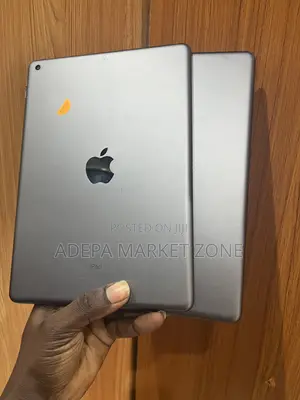 Apple iPad Air (2020) 128 GB Black