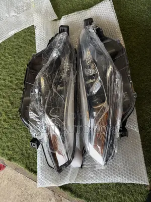 Toyota Corolla 2017,2018, Sport Headlights Available