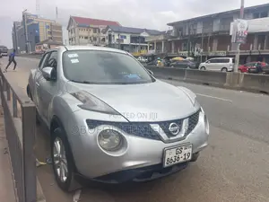 Nissan Juke SV 4dr Hatchback AWD (1.6L 4cyl Turbo CVT) 2015 Silver