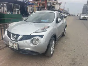 Nissan Juke SV 4dr Hatchback AWD (1.6L 4cyl Turbo CVT) 2015 Silver
