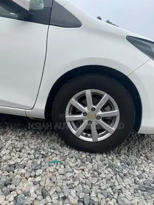 Toyota Vitz 2014 White