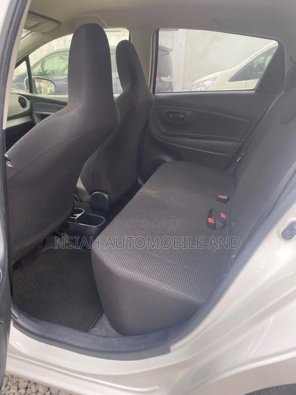 Toyota Vitz 2014 White